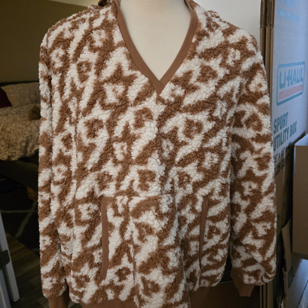 PINK Victoria's Secret Sherpa Brown and Cream V-Neck Sweater